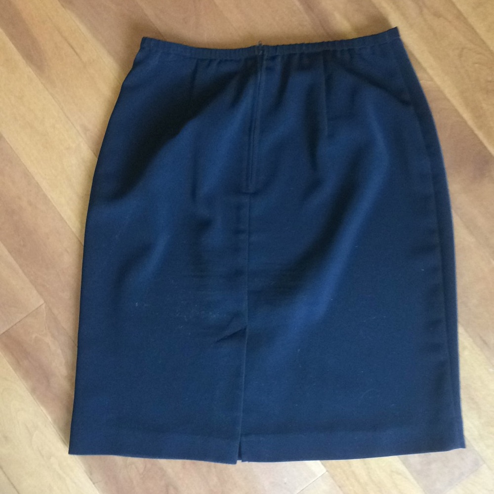 Black classic skirt